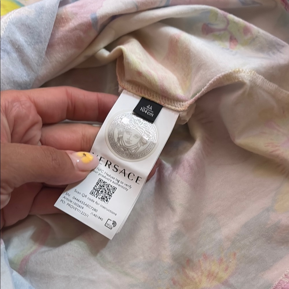 Versace Authentic Design - Picture 5 of 6